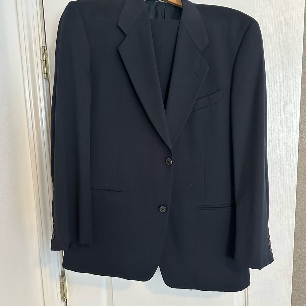 Navy Blue Mani suit 40R